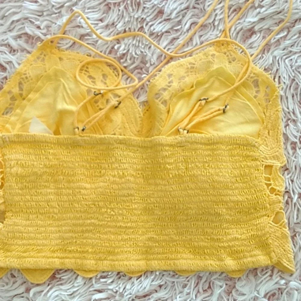 🌟NWT FP buttercup yellow lace eyelet bralette - Picture 4 of 8
